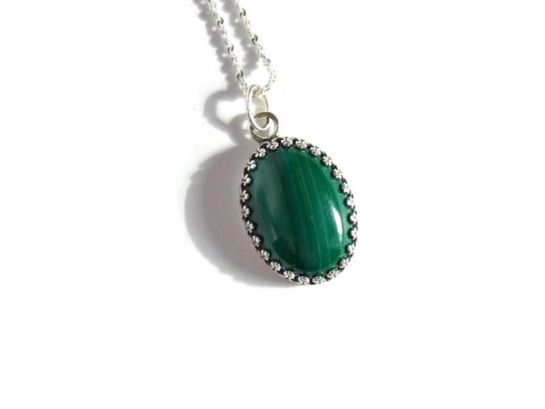 Malachite necklace close up